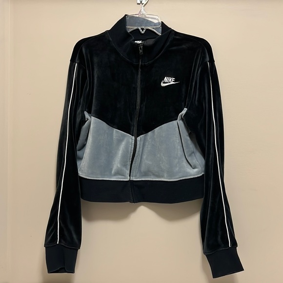Nike Velour Zip Up Sweater Cropped - Picture 2 of 8